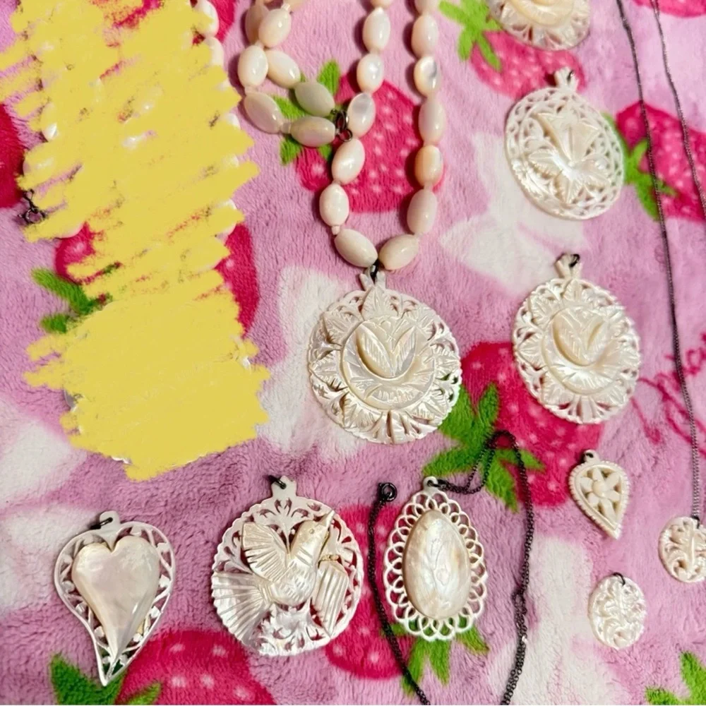 Necklace bundle Jewelry Set mother of pearl hand carved - Picture 2 of 6